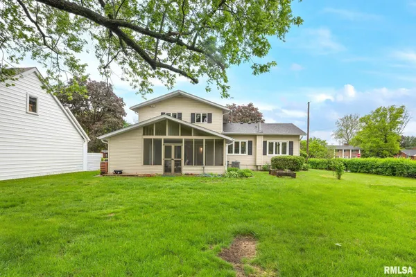 $342,900 | 219 West Birchwood Street, Morton, IL 61550