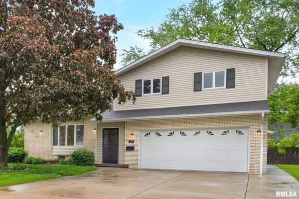 $342,900 | 219 West Birchwood Street, Morton, IL 61550