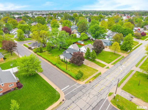 $342,900 | 219 West Birchwood Street, Morton, IL 61550