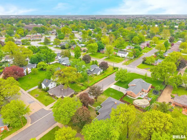 $342,900 | 219 West Birchwood Street, Morton, IL 61550