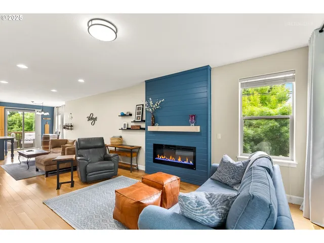 $412,500 | 1902 Northeast 48th Way, Hillsboro, OR 97124