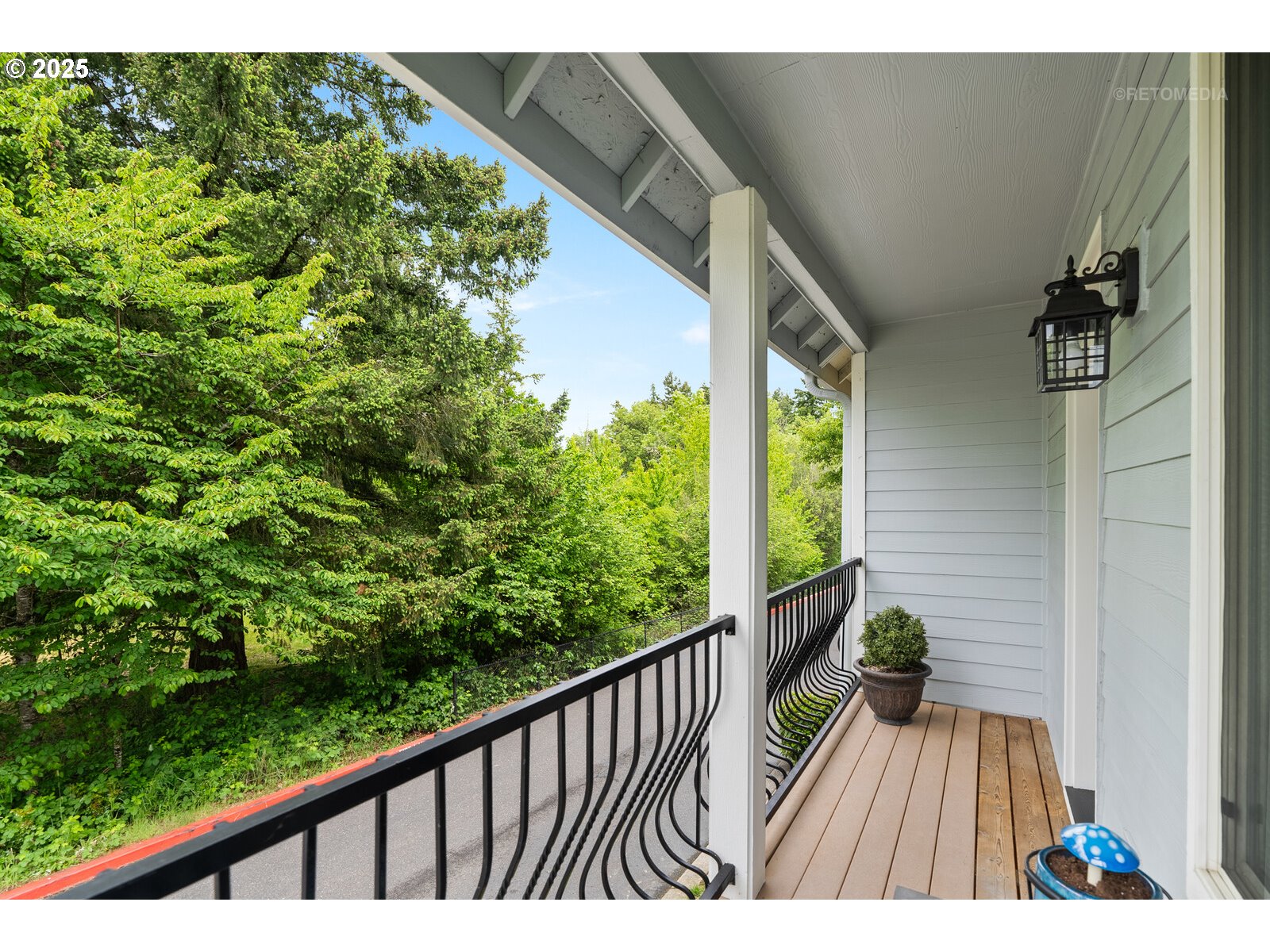 1902 Northeast 48th Way Hillsboro, OR 97124 - Photo 15 of 40