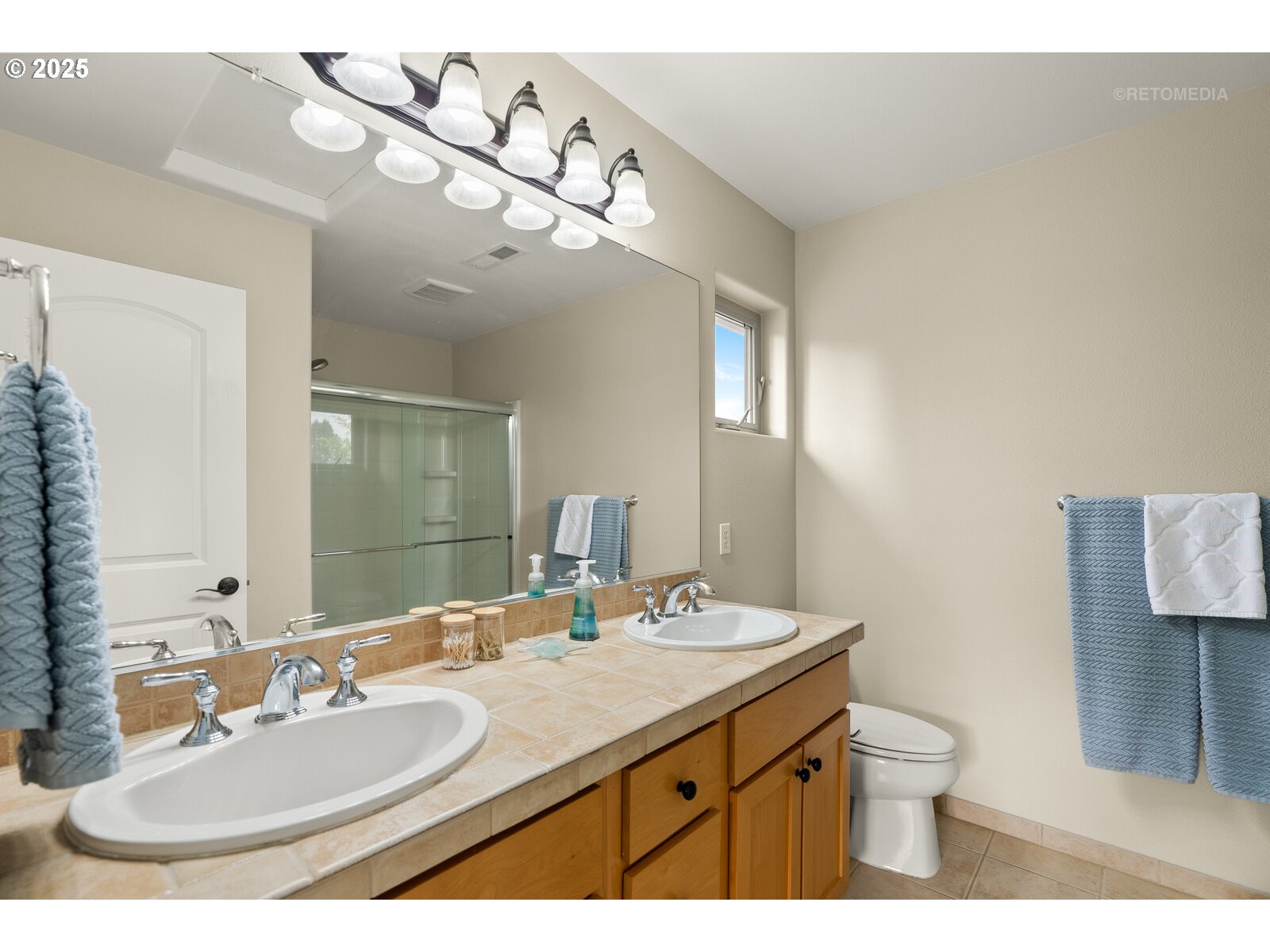 1902 Northeast 48th Way Hillsboro, OR 97124 - Photo 20 of 40