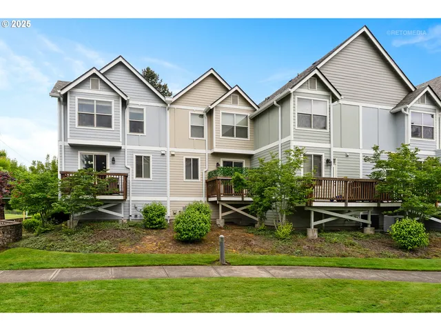 $412,500 | 1902 Northeast 48th Way, Hillsboro, OR 97124