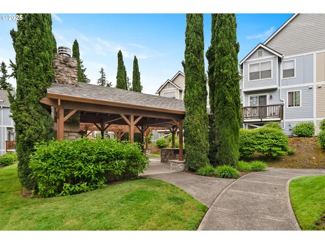 $412,500 | 1902 Northeast 48th Way, Hillsboro, OR 97124