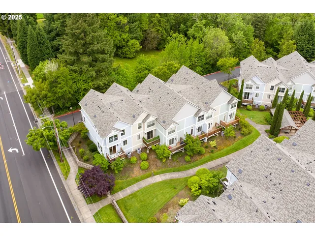 $412,500 | 1902 Northeast 48th Way, Hillsboro, OR 97124