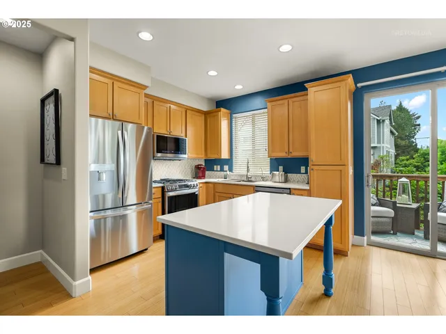 $412,500 | 1902 Northeast 48th Way, Hillsboro, OR 97124