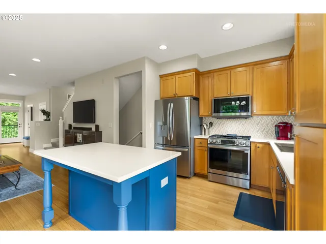 $412,500 | 1902 Northeast 48th Way, Hillsboro, OR 97124