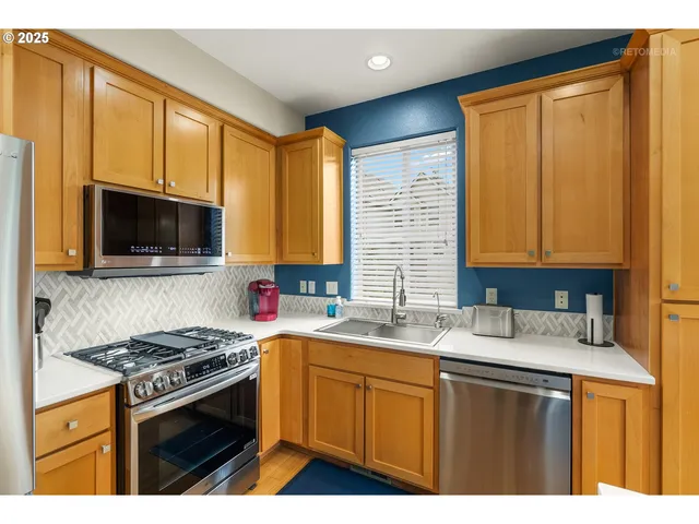 $412,500 | 1902 Northeast 48th Way, Hillsboro, OR 97124