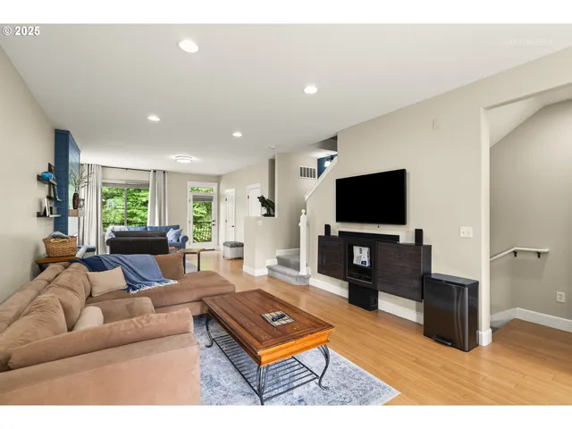 $412,500 | 1902 Northeast 48th Way, Hillsboro, OR 97124