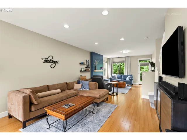 $412,500 | 1902 Northeast 48th Way, Hillsboro, OR 97124