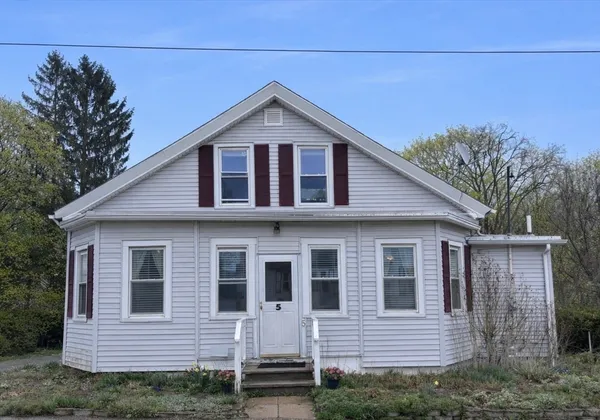 $374,999 | 5 Crosby Street, Webster, MA 01570