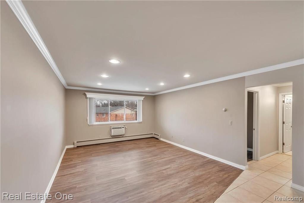 803 Plate Street Rochester, MI 48307 - Photo 4 of 22