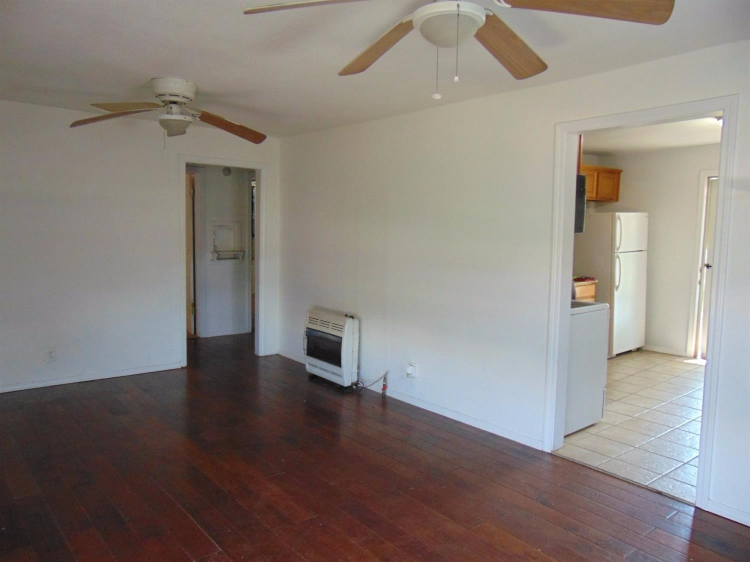 3223 Colgate Street Lubbock, TX 79415 - Photo 3 of 10 Front House-Living Alt View