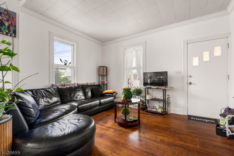 110 Berry Street Dover, NJ 07801 - Photo 6 of 44