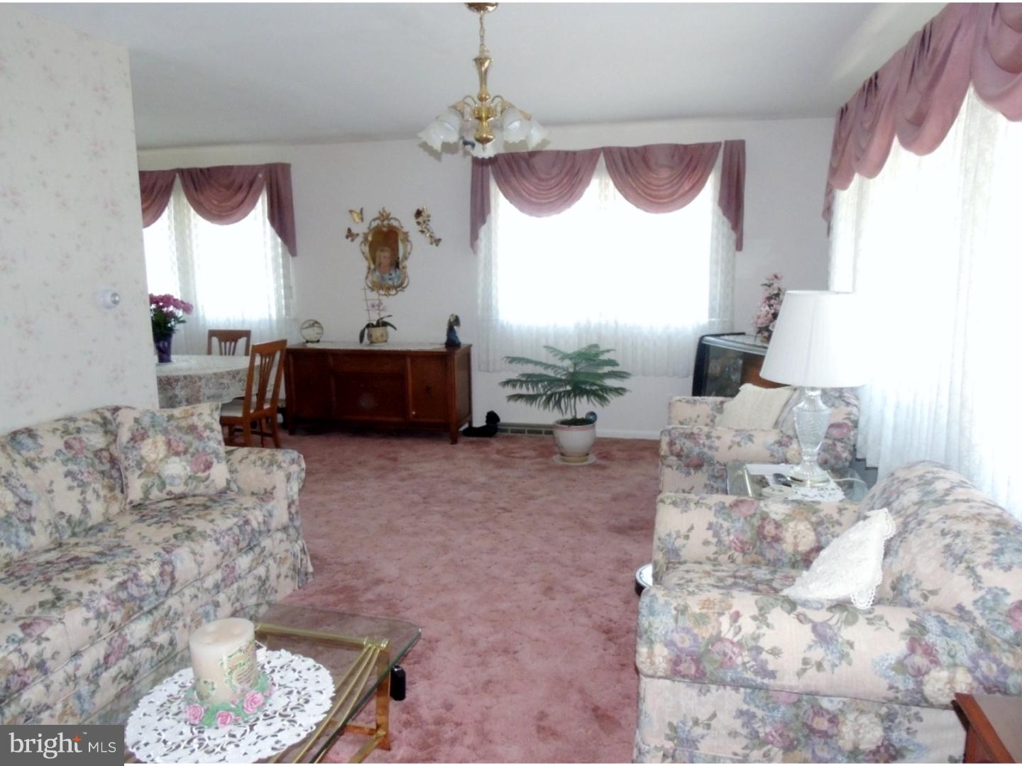 249 Woodruff Road Bridgeton, NJ 08302 - Photo 6 of 23 Living Room