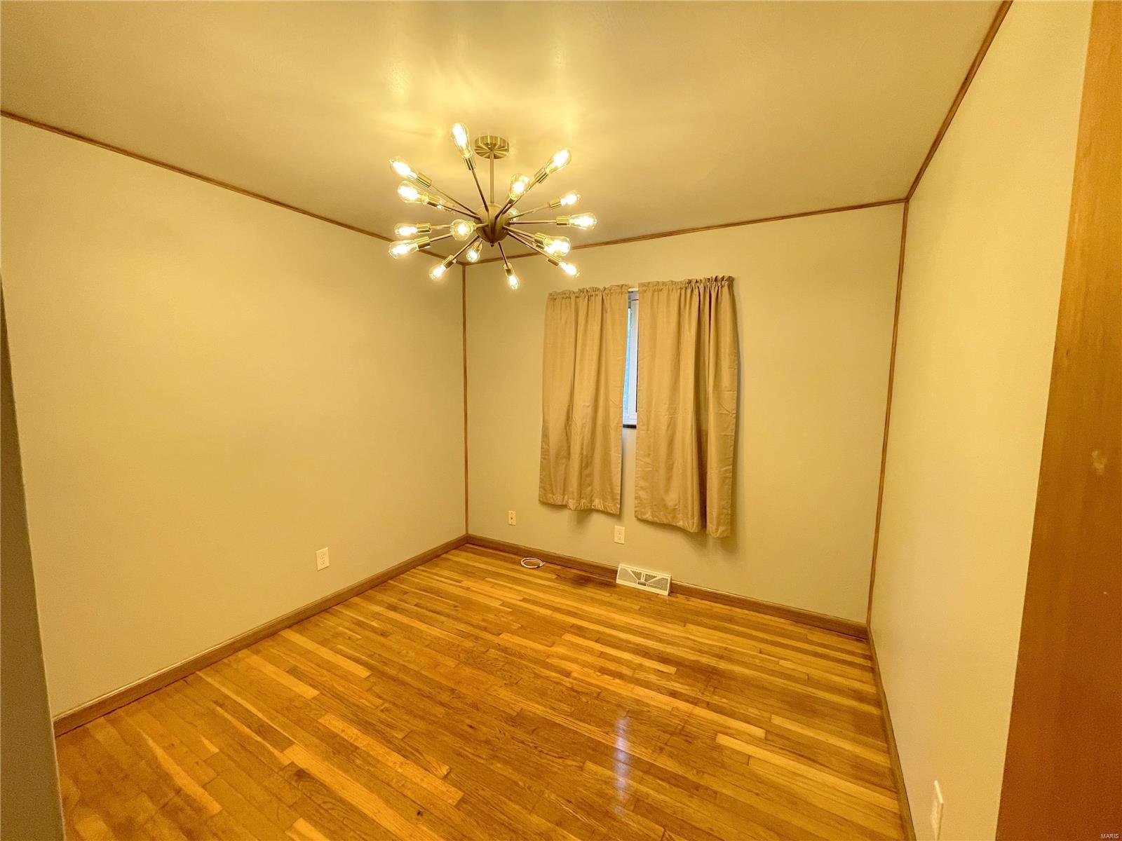 2138 Oakview Drive Imperial, MO 63052 - Photo 11 of 34