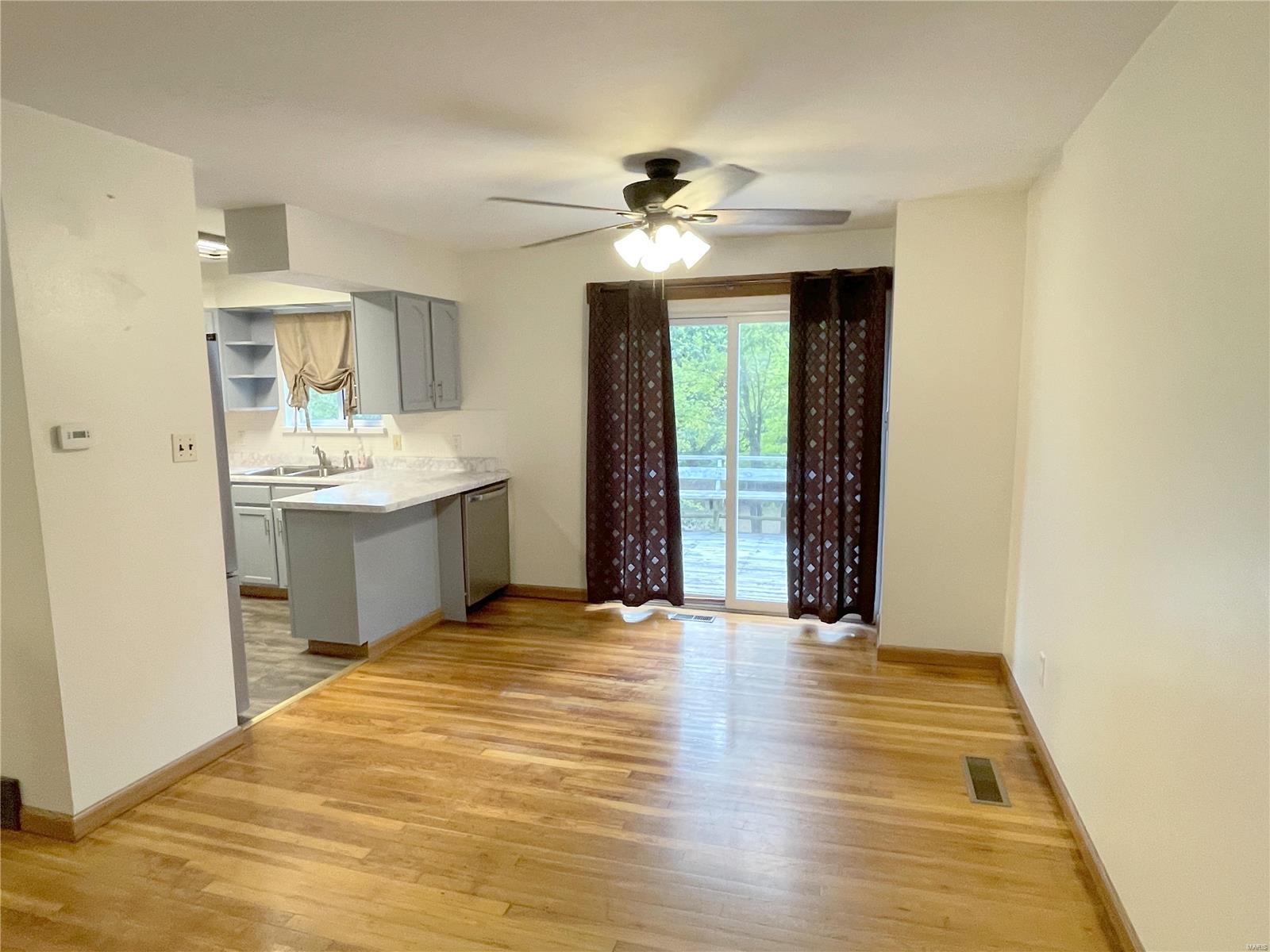 2138 Oakview Drive Imperial, MO 63052 - Photo 6 of 34