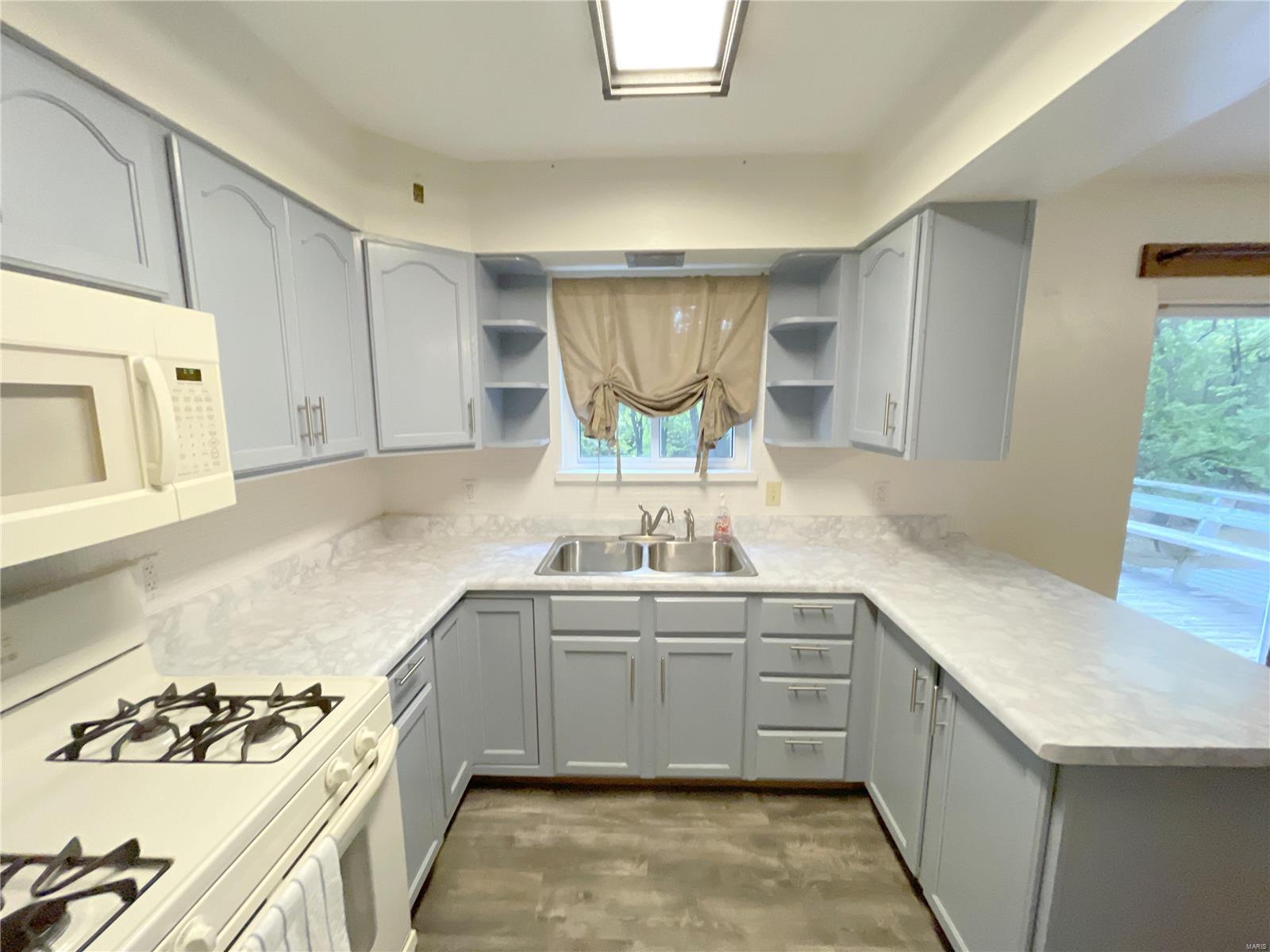 2138 Oakview Drive Imperial, MO 63052 - Photo 8 of 34