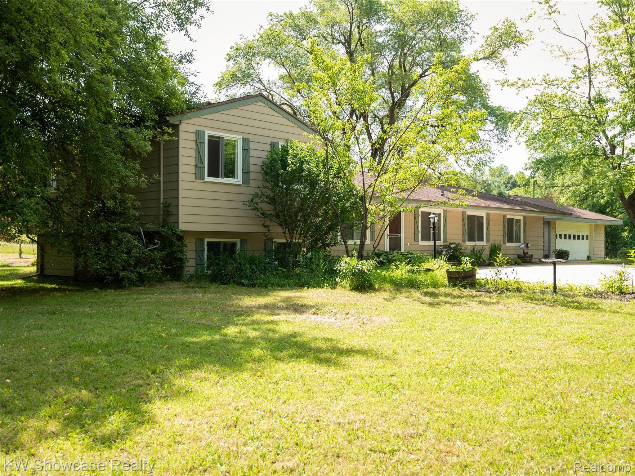 01 EXTERIOR HOUSE.jpg