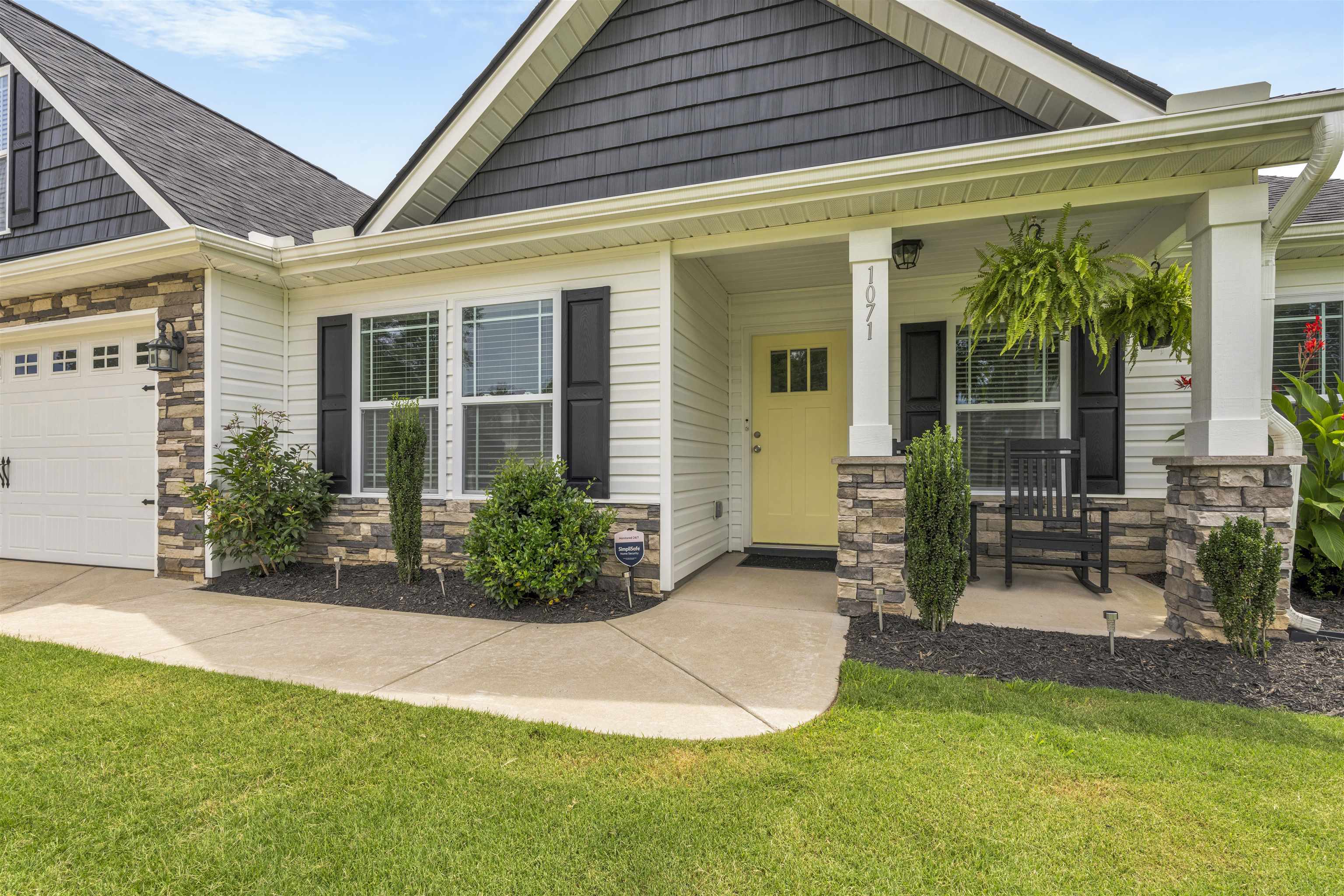 1071 Holly Springs Inman, SC 29349 - Photo 3 of 30