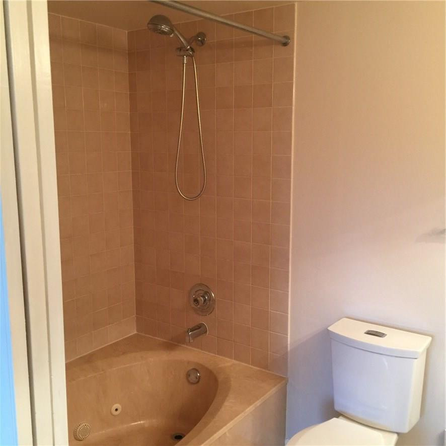 8328 Trent Court, Unit B Boca Raton, FL 33433 - Photo 19 of 22 Jacuzzi Tub and Shower