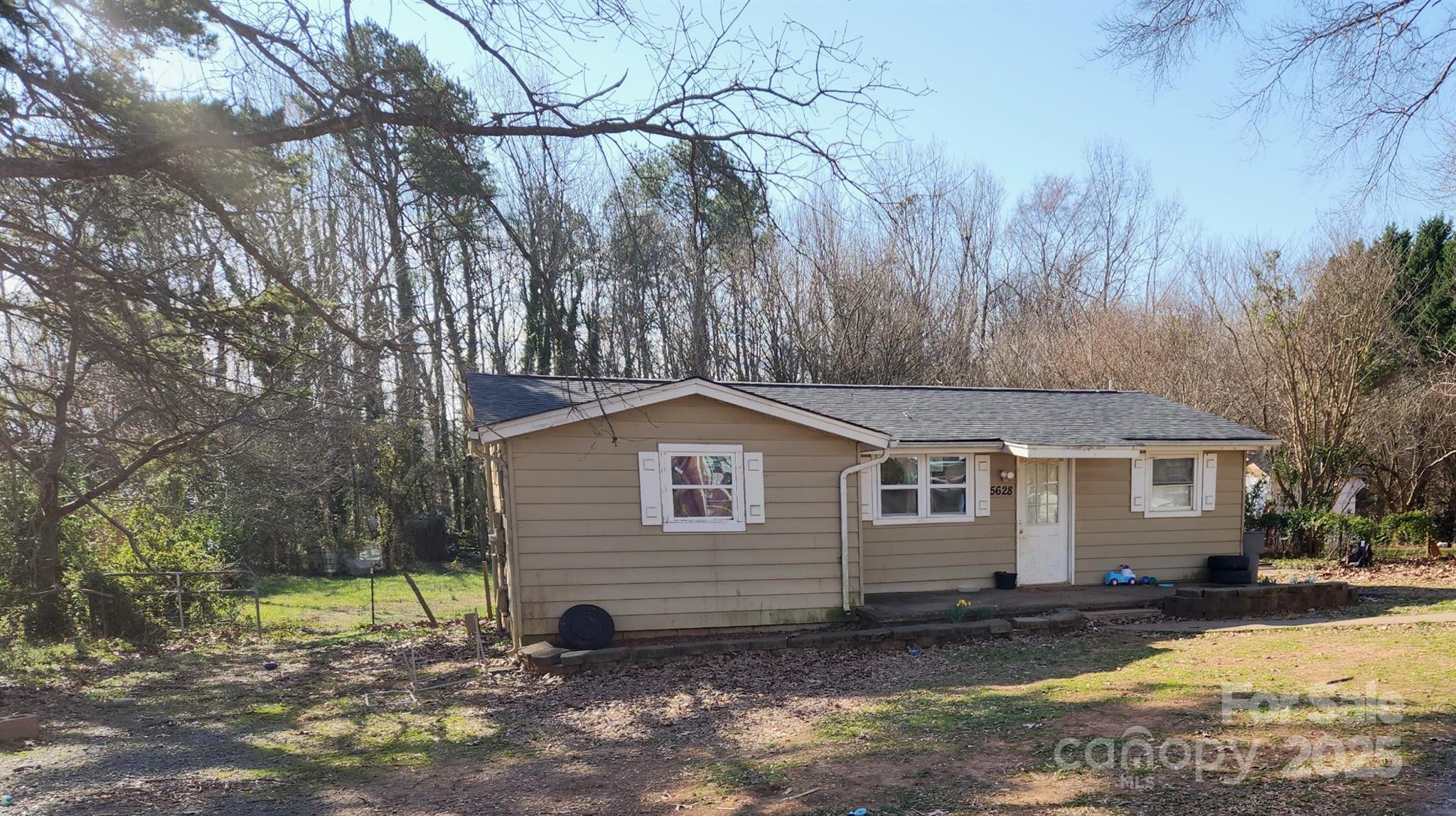 5628 Anderson Road Charlotte, NC 28269 - Photo 1 of 9 Gallery Image 1