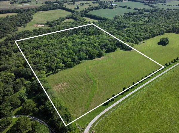 $359,000 | 10500 East 329th Street, Drexel, MO 64742