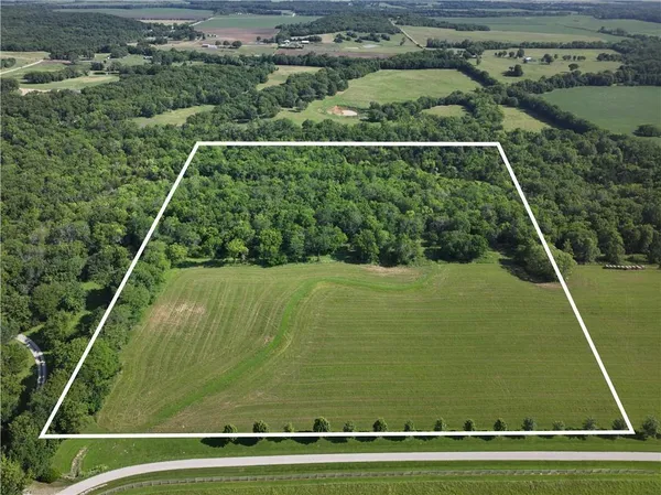 $359,000 | 10500 East 329th Street, Drexel, MO 64742