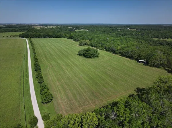 $359,000 | 10500 East 329th Street, Drexel, MO 64742