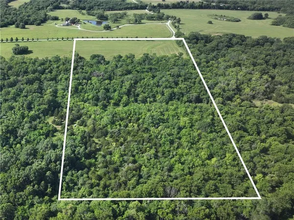 $359,000 | 10500 East 329th Street, Drexel, MO 64742