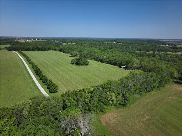 $359,000 | 10500 East 329th Street, Drexel, MO 64742