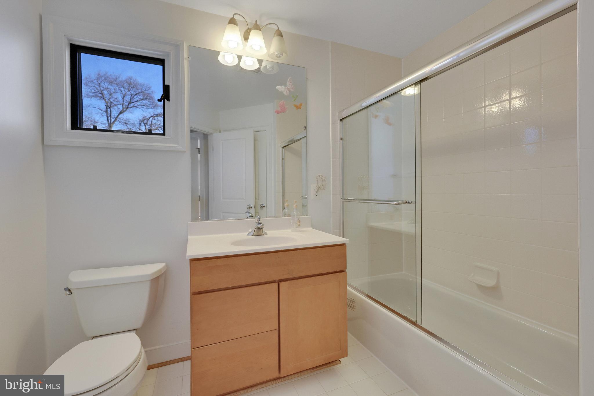 5922 Chesterbrook Road McLean, VA 22101 - Photo 58 of 82 Jack & Jill for Bedrooms 2 & 3