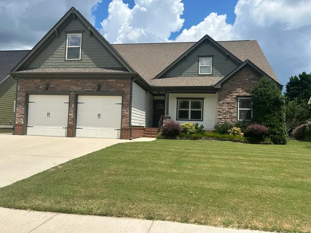 $2,700 | 8665 Seven Lakes Drive, Ooltewah, TN 37363