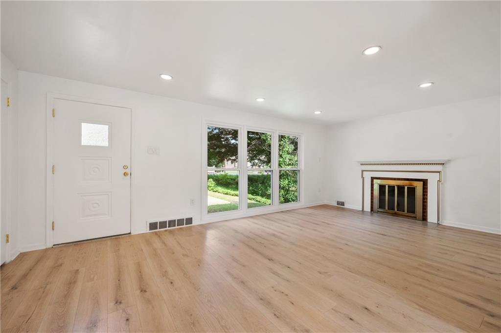 307 Churchill Road Pittsburgh, PA 15235 - Photo 10 of 45