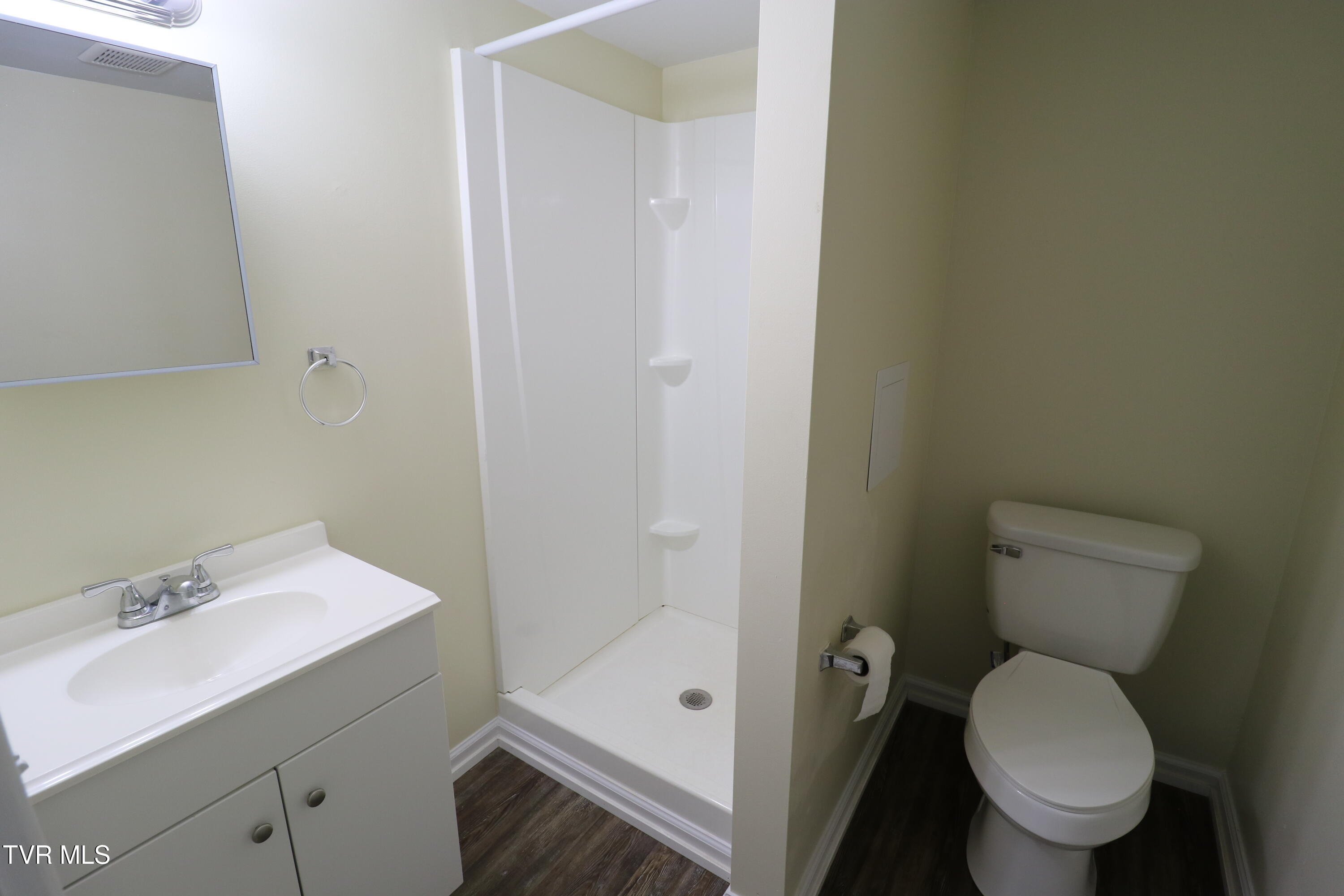 833 Dale Street, Unit 1 Kingsport, TN 37660 - Photo 17 of 17 IMG_2094