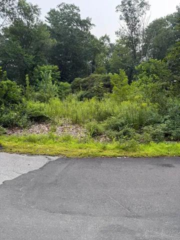 $225,000 | 2 Shore Drive, Goffstown, NH 03045