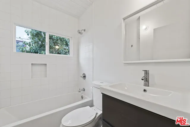 $3,195 | 2210 Echo Park Avenue, Unit 5, Los Angeles, CA 90026