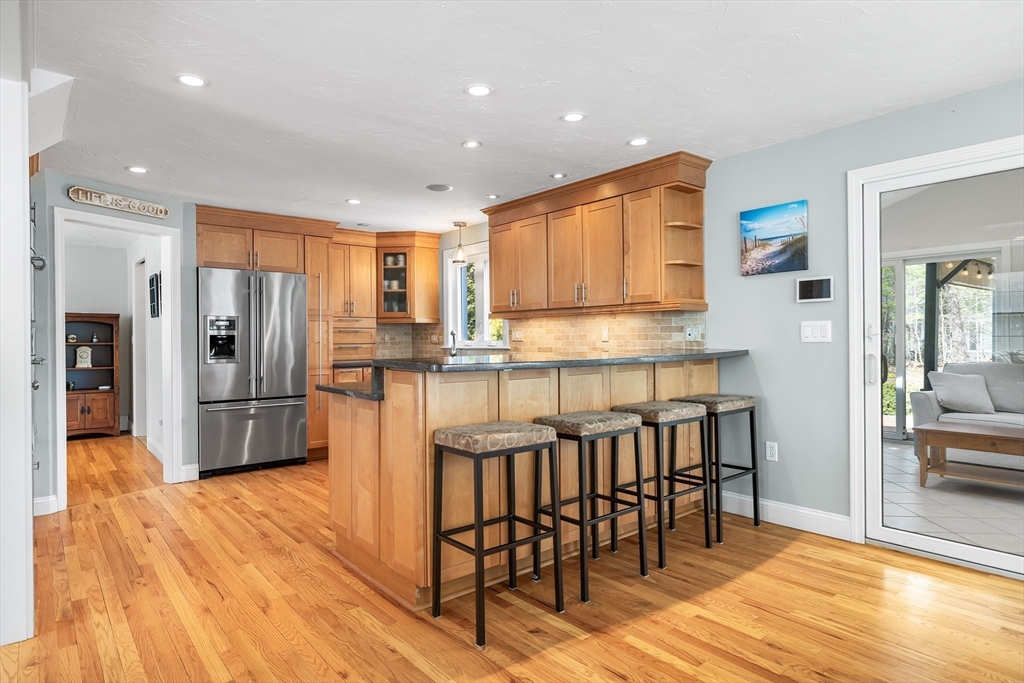 23 Warren Street Upton, MA 01568 - Photo 11 of 38