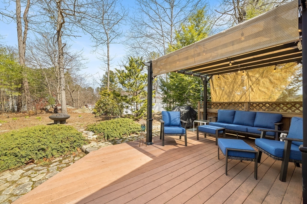 23 Warren Street Upton, MA 01568 - Photo 15 of 38