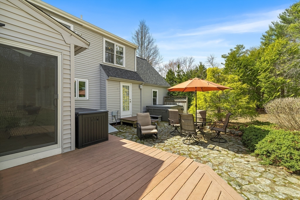 23 Warren Street Upton, MA 01568 - Photo 17 of 38