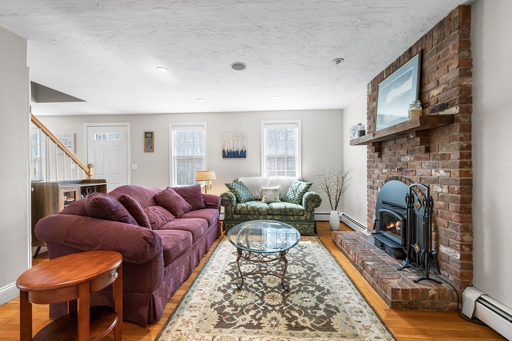 23 Warren Street Upton, MA 01568 - Photo 2 of 38