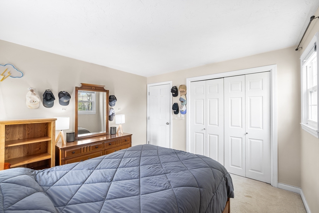 23 Warren Street Upton, MA 01568 - Photo 23 of 38