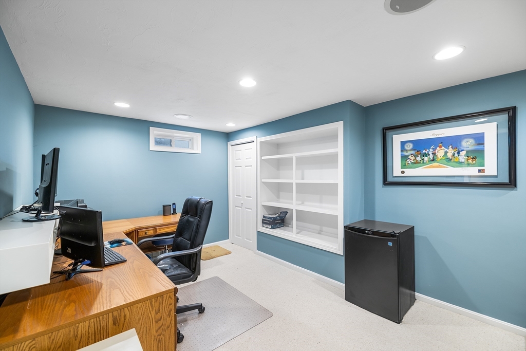 23 Warren Street Upton, MA 01568 - Photo 30 of 38