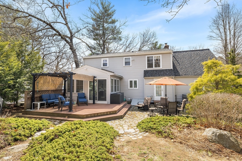 23 Warren Street Upton, MA 01568 - Photo 34 of 38