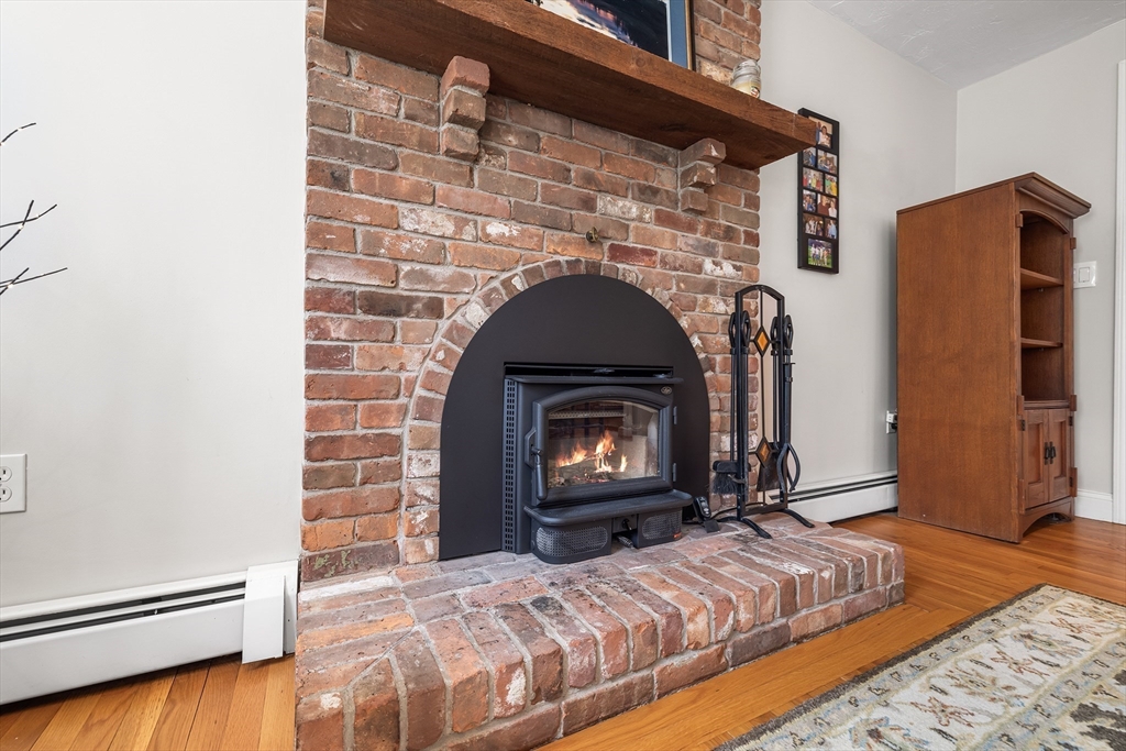 23 Warren Street Upton, MA 01568 - Photo 4 of 38