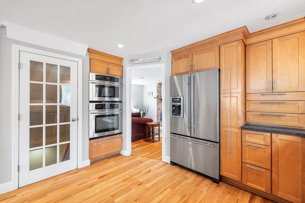 23 Warren Street Upton, MA 01568 - Photo 7 of 38