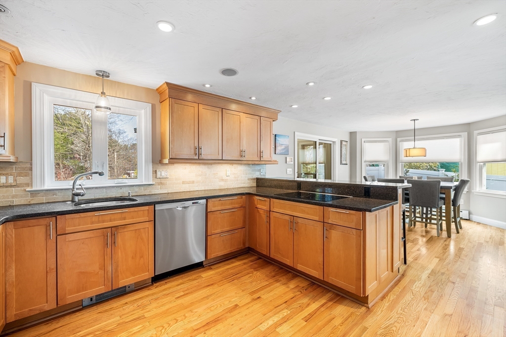 23 Warren Street Upton, MA 01568 - Photo 9 of 38