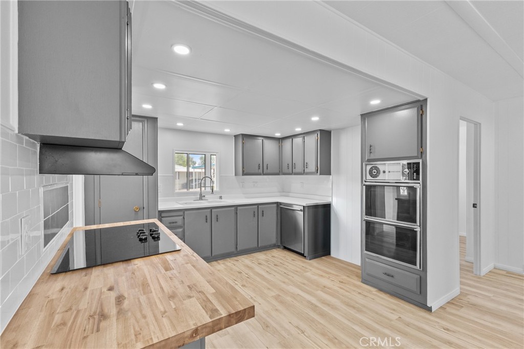 9391 California Avenue, Unit 17 Riverside, CA 92503 - Photo 7 of 24