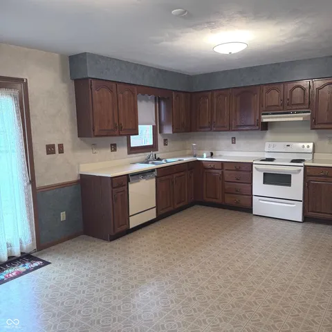 $299,900 | 512 South Poplar Street, Greensburg, IN 47240